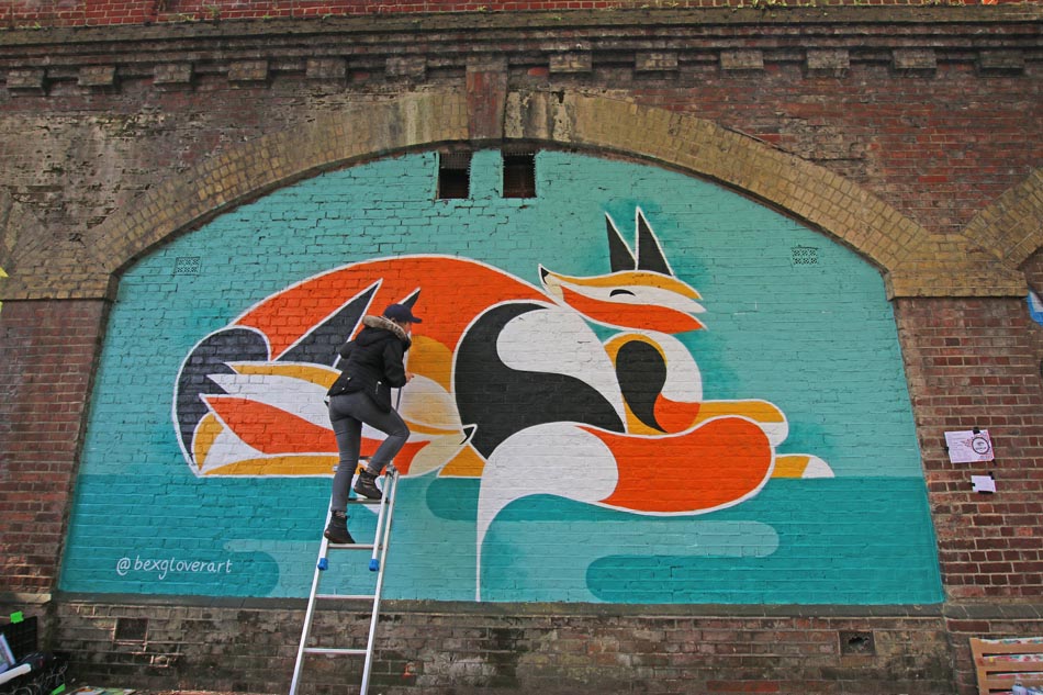 Bex Glover painting at The Hard, Railway Arches
