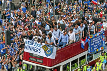 The team bus reaches Hampshire terrace