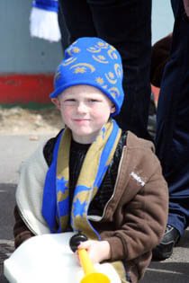 Pompey fans line the parade route, 2008