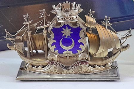 Portsmouth desk ornament Portsmouth desk ornament featuring the Star and Crescent